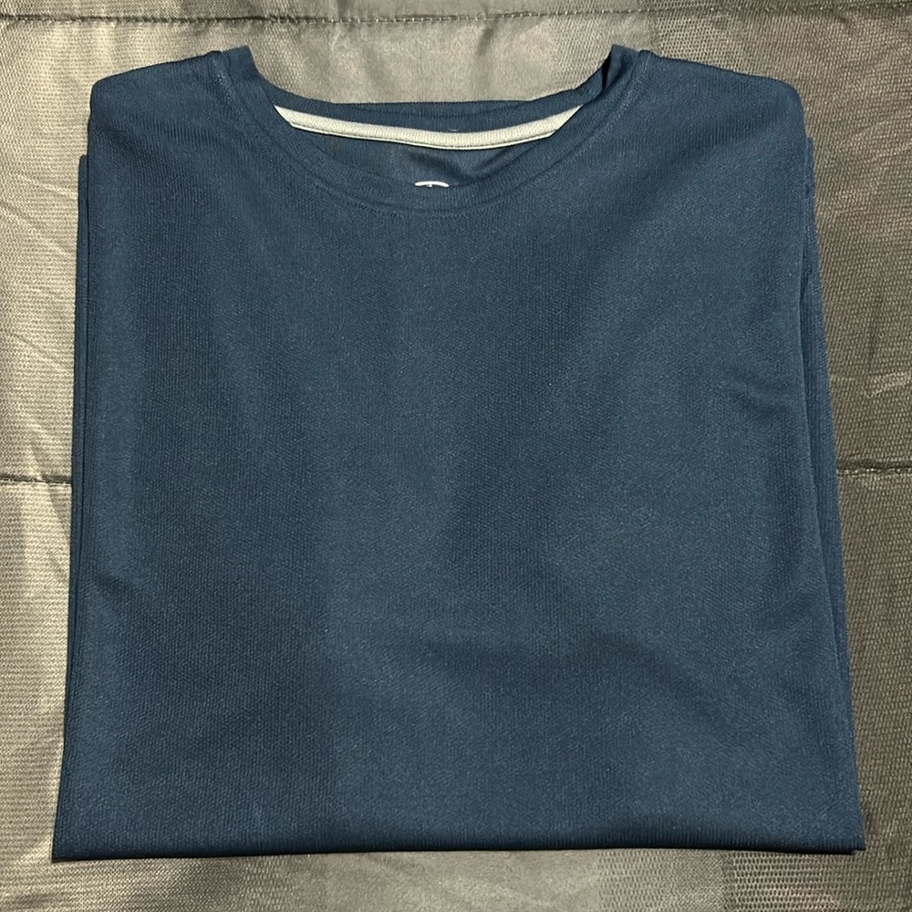 New men’s Large Drifit T-shirt